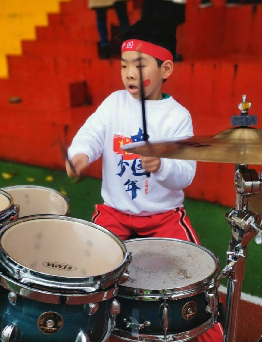 步伐|福州市融侨小学：超萌超酷！体艺节开幕式燃爆