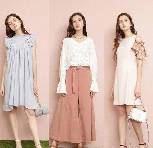 红色上衣白色半身裙搭配 a9961f215c834fb7a64311cd822a07fc.jpeg