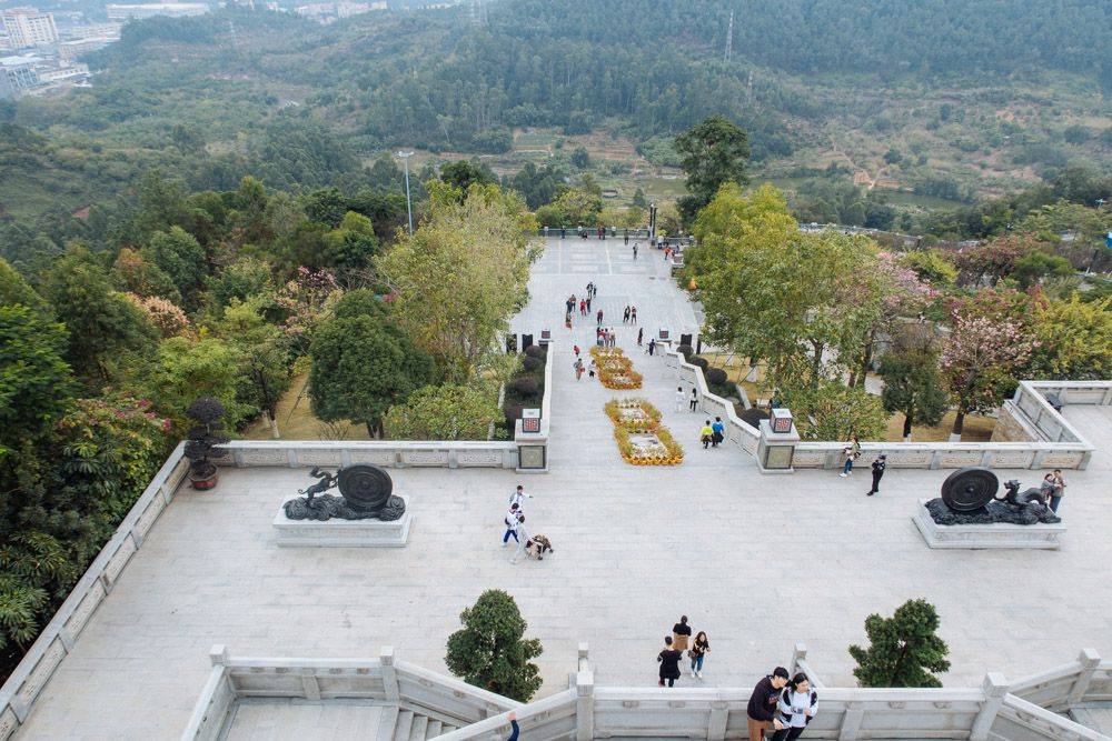 地址:廣東省佛山市南海區展旗峰生態公園(裡水大道南西)門票:免費展旗