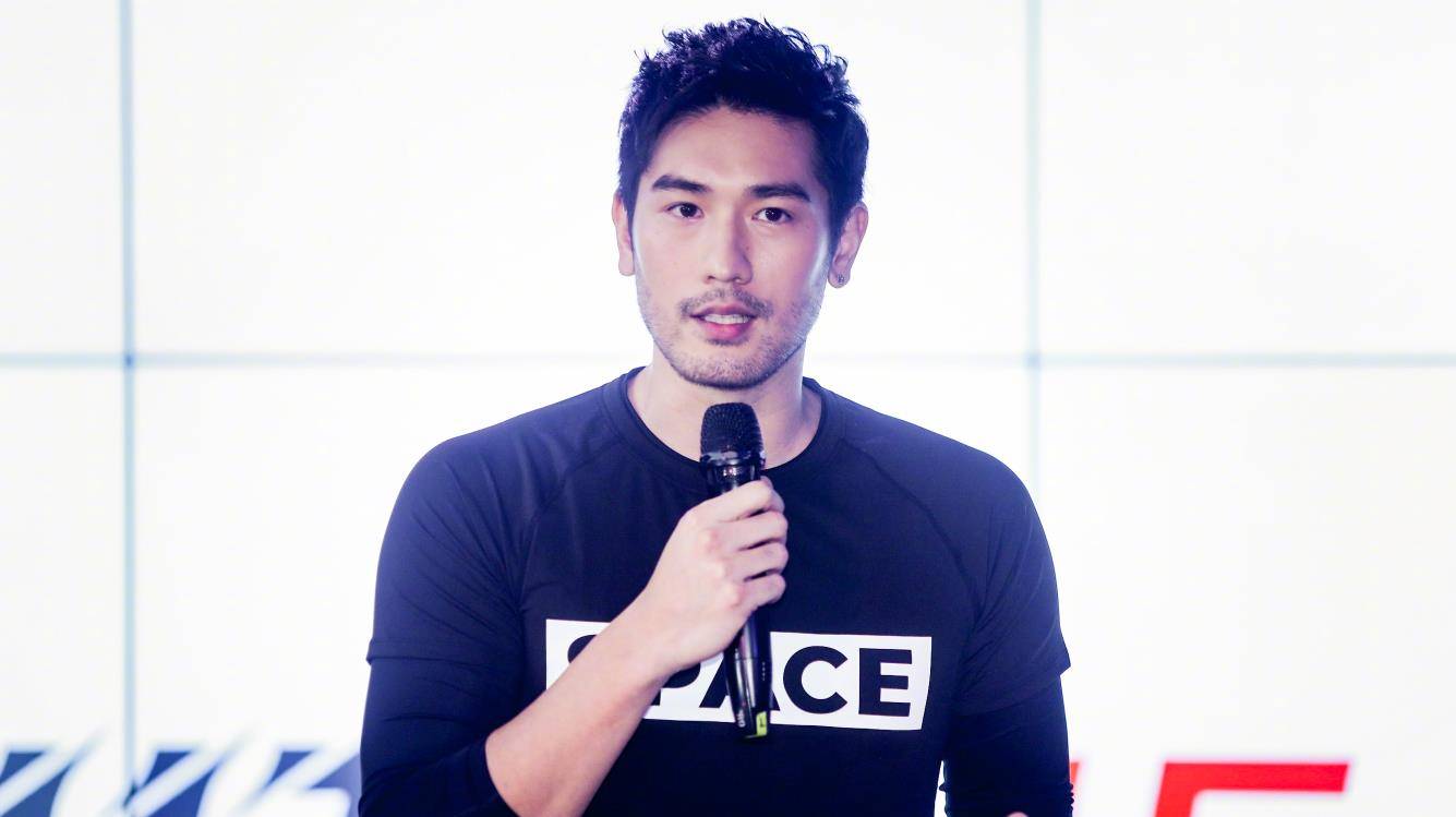 全球|高以翔去世30天后，登全球百大帅哥榜单，凭实力入围引无限感慨