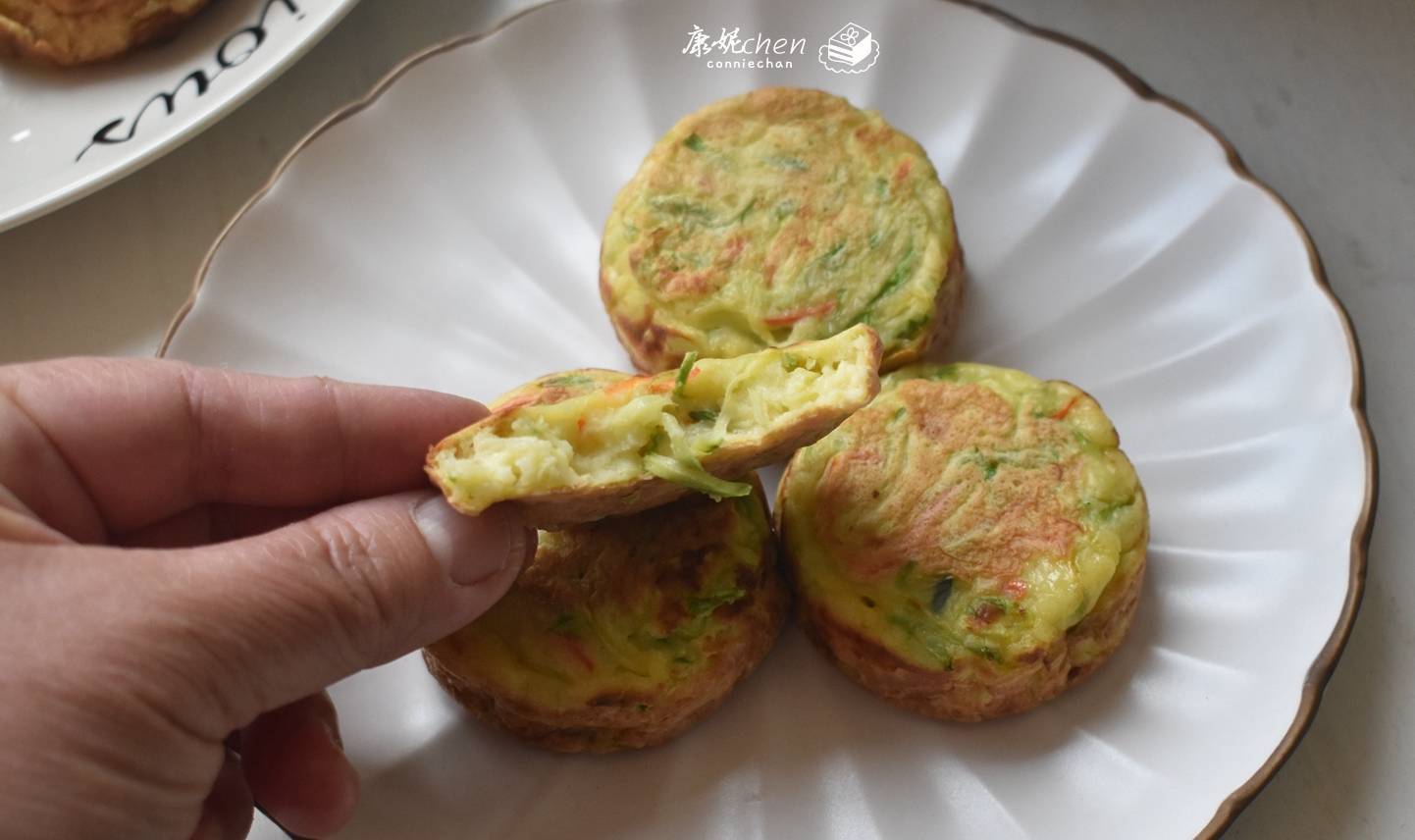 蔬菜|早餐爱上这小圆饼，不加一滴水不用揉面不用发酵，香软鲜美很好吃