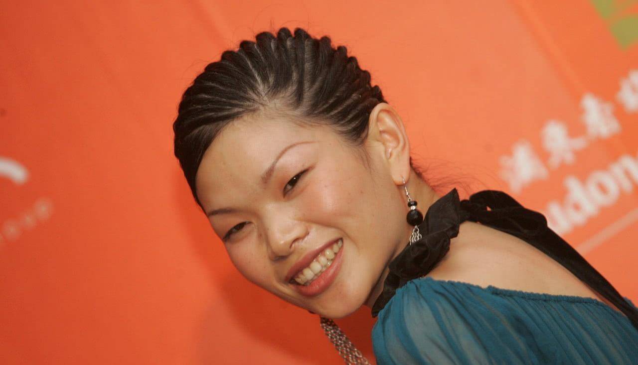 同样是"眯眯眼",为什么吕燕能成为世界名模,而有的却要挨骂?