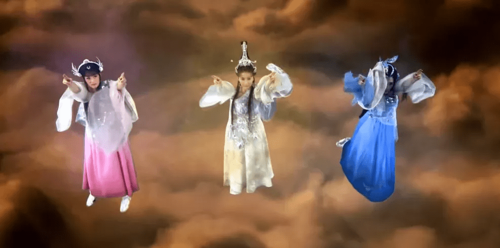 戏份 这令人窒息的审美,影视剧里的大胆配色,只要你敢想,导演就敢配