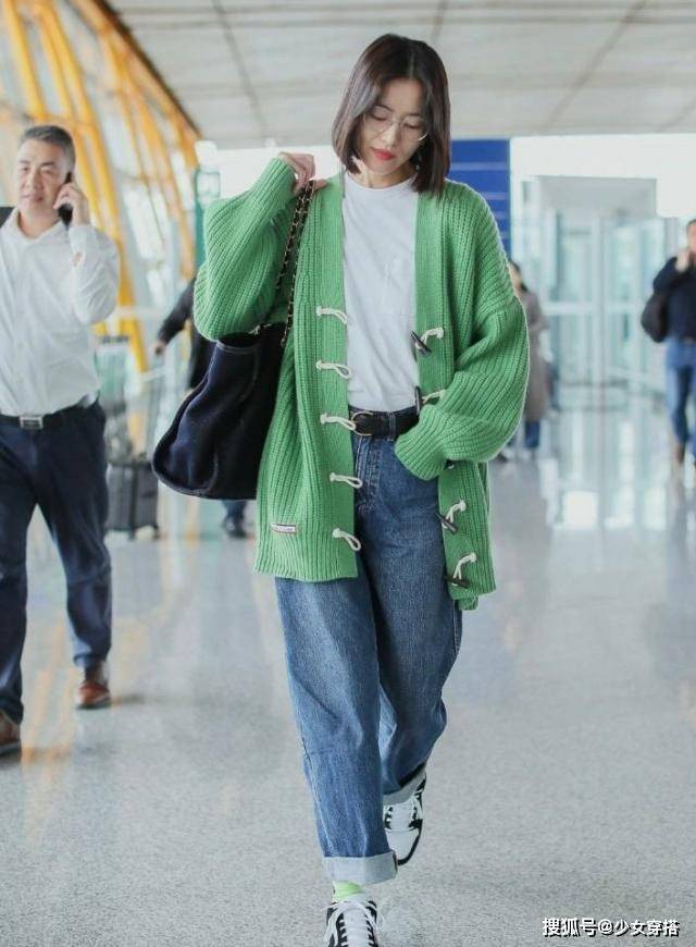 整体 秋冬针织怎样穿得好看,快学学刘雯是如何搭得,让你比别人更惊艳