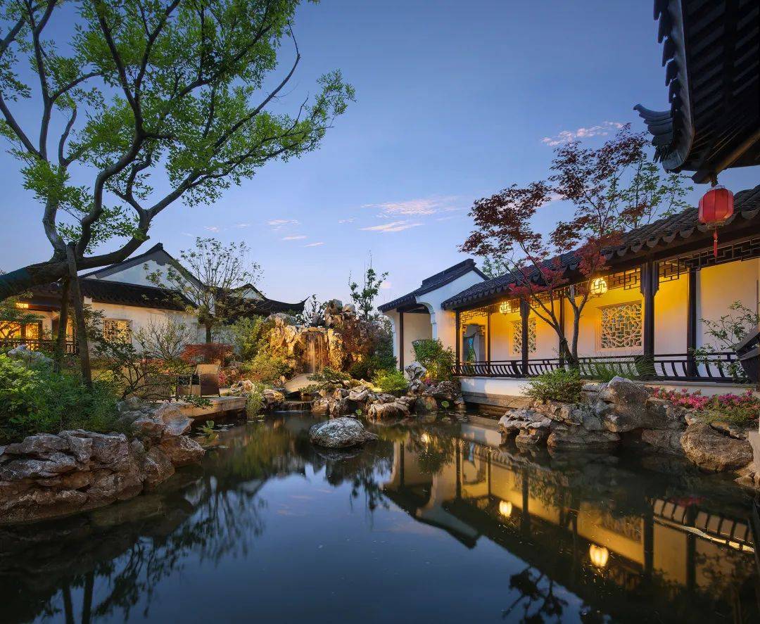 中式庭院里的回廊,悠长婉转,缠绵悱恻,是念念不忘的东方魅力