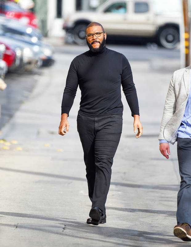 tyler perry,52 岁,肌肉发达他透露他从那以后的复古照片_目标_泰勒