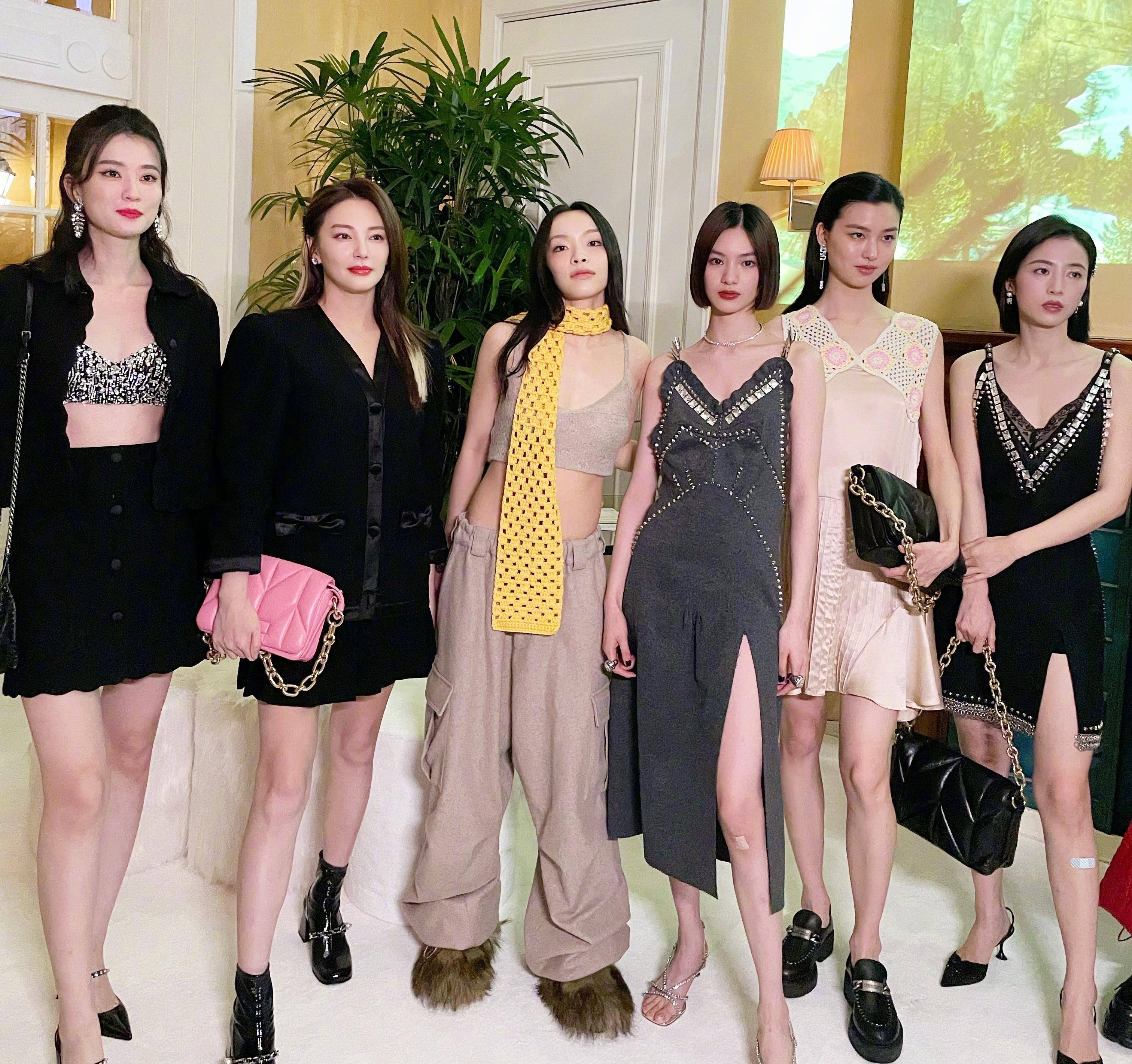 眼睛敢穿敢秀与超模同框不输,和娜扎同台也出彩!乔欣悄悄逆袭太惊艳