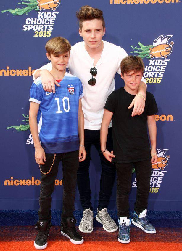 罗密欧 贝克汉姆的男神儿子过19岁生日！眼尾布满鱼尾纹，嘻哈风穿搭很潮