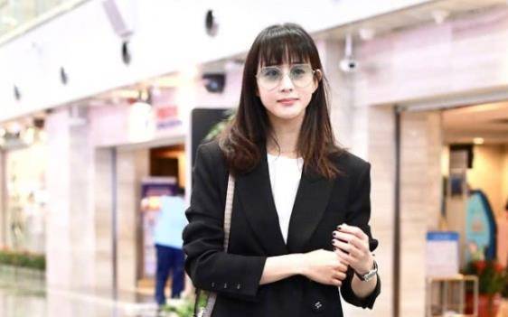 女神刘海对女星颜值影响堪比“换脸”：有人瞬间变老，有人直接认不出
