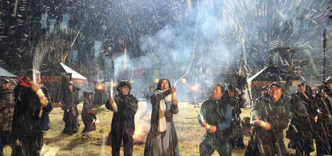 演技|新版《天龙八部》乔峰戏份杀青，杨祐宁亲吻导演于荣光被赞豪爽！