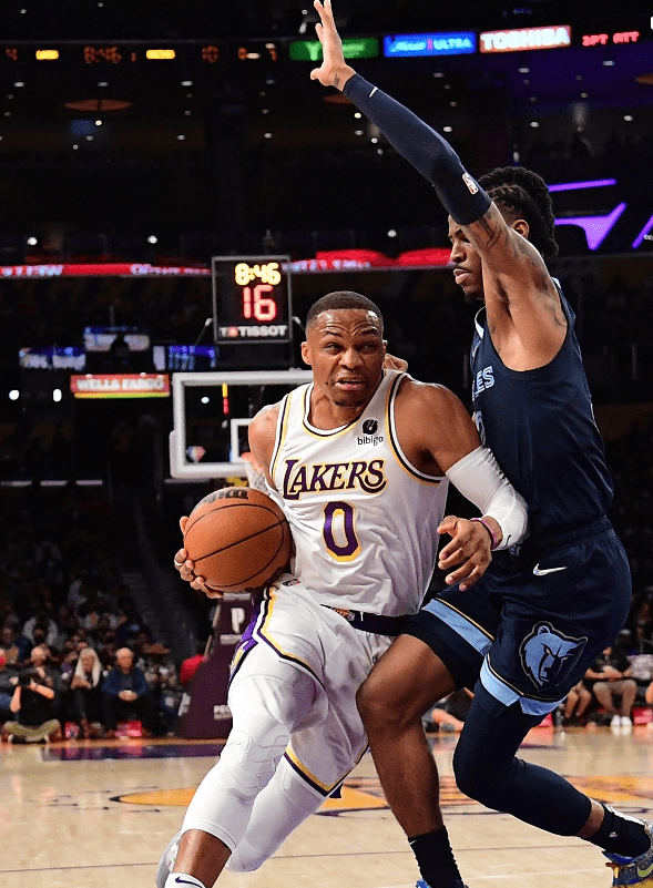 消耗|湖人為了威少放棄內(nèi)線真值得？效果太差恐過度消耗詹姆斯