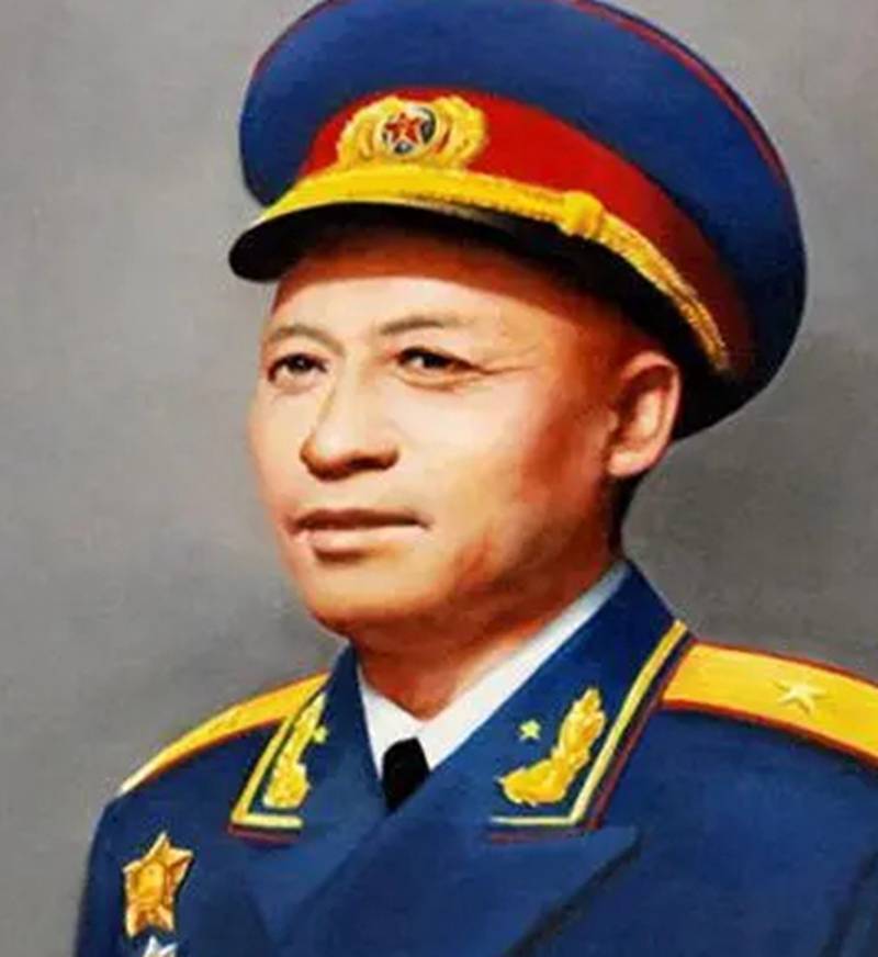 李福泽出生于1914年,山东昌邑人,出生于一个大户人家,从小就接受了