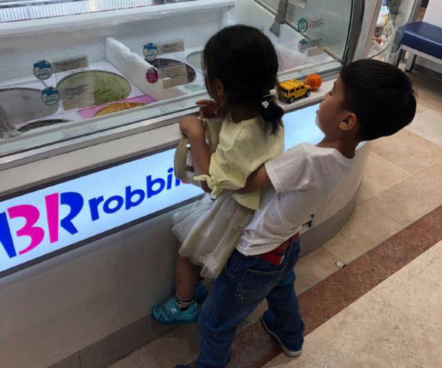 生活|乔振宇老婆晒出儿女近照，第一代御用男主角开启了晒娃模式