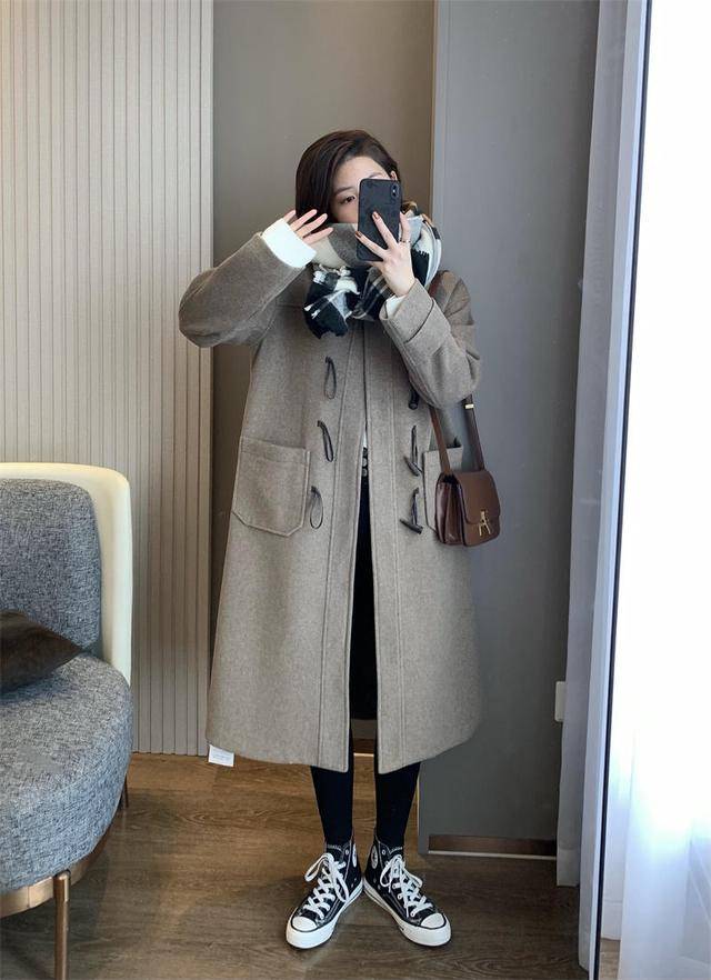 小黑家上衣 692a34d76b45413483f9a4a804543342.jpeg