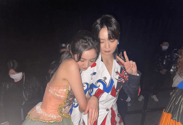 零点|那些藏在跨年夜中的感人时刻！何炅穿过人群拥抱吴昕，整破防了