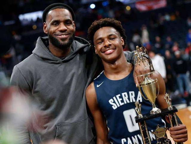 开拓者|NBA得分榜：詹皇第二特雷杨第三 库里第五KD稳居榜首