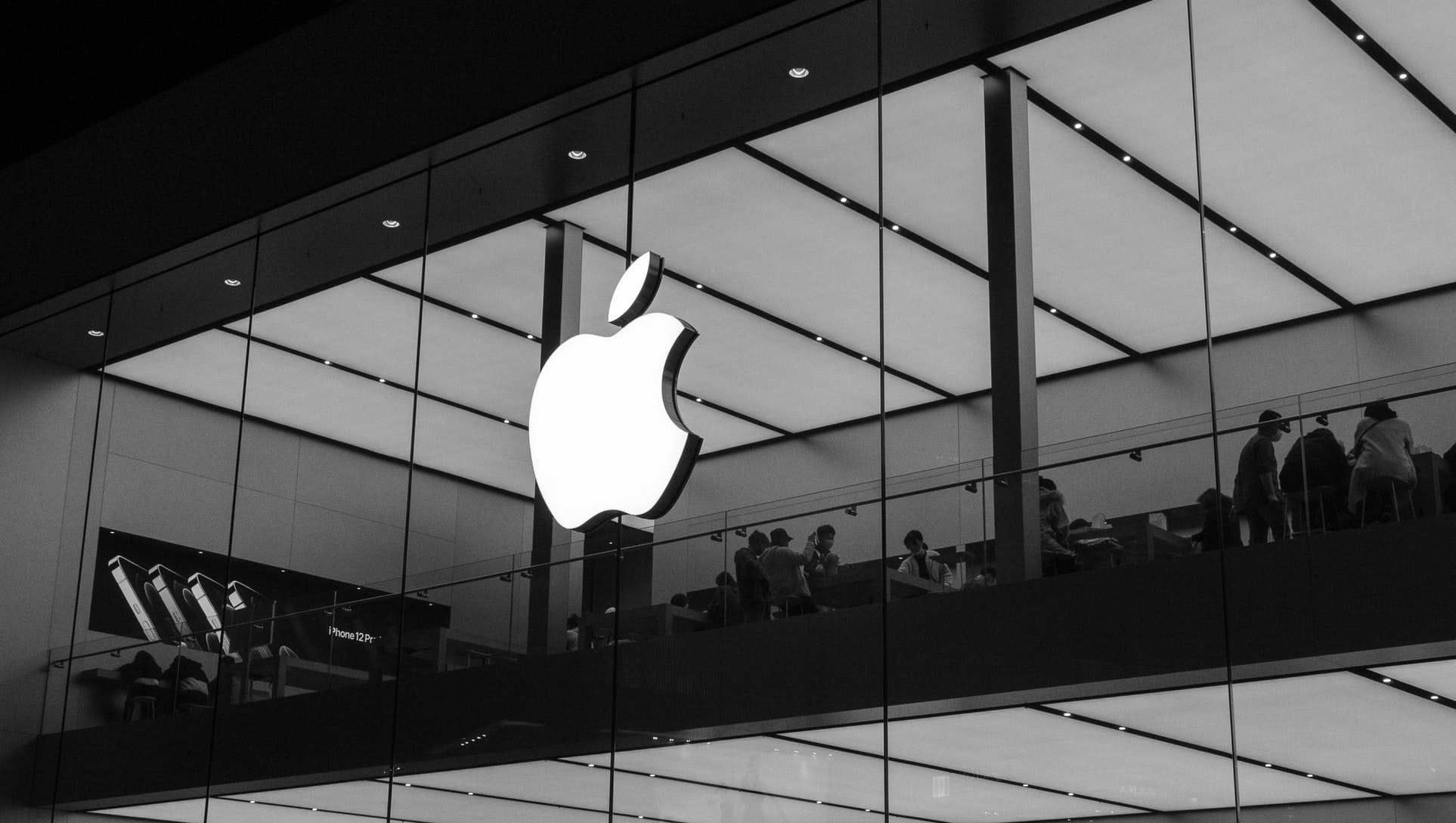 原创             苹果成全球第一家市值超3万亿公司，都说库克不行为啥还那么牛？