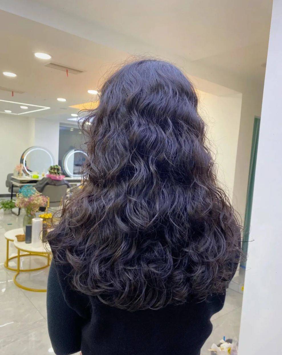 发型春节发型怎么选?都是卷烫发别错过,很洋气