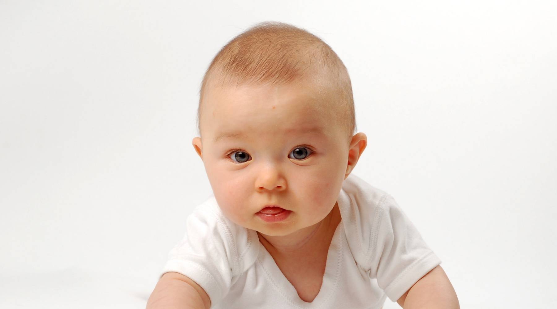 宝宝几个月会爬行为正常 be80e238a0624e4eaedff137d0b19999.jpeg