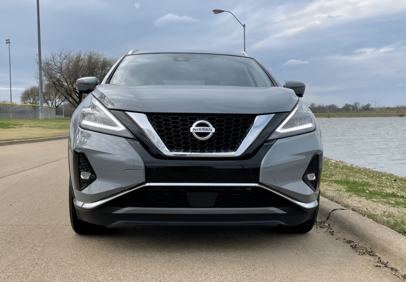 全新日产楼兰实拍配v6引擎大沙发约合人民币21万起