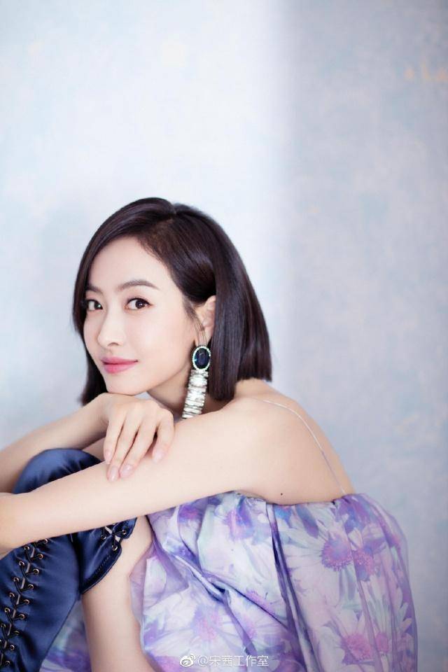 发型31岁的宋茜终于红了,剪齐肩波波头短发个性十足,秒变成带货女王