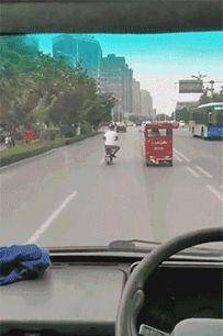 手机|搞笑GIF:他口中的老女人就是我,那个娇小可人的是他的小情人