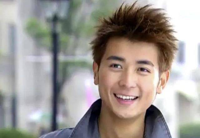 有酒窝的男演员不太火硬汉 4965faa3aeda465185db7bbe44c81f94.jpeg