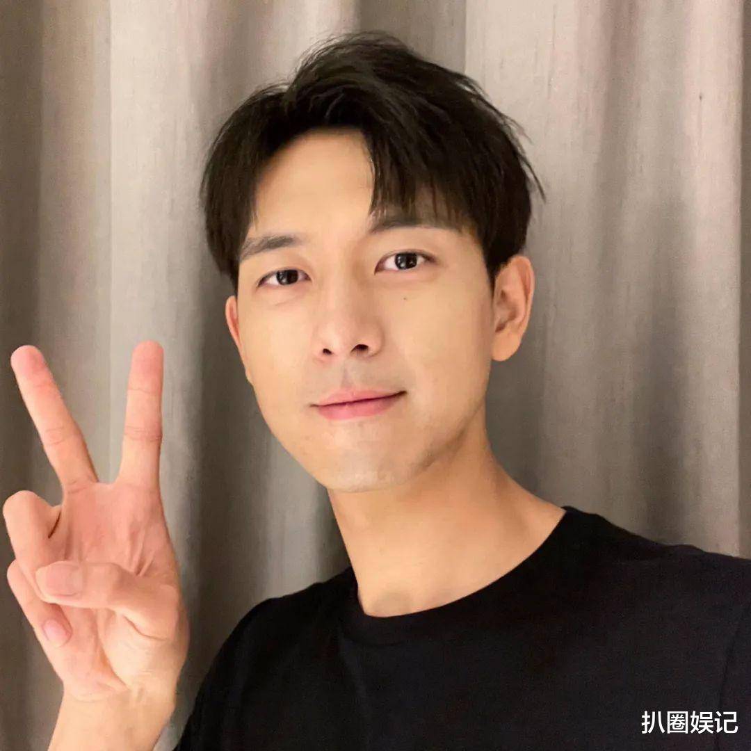 电影|张雨绮跟年下弟弟谈多了开始有年龄焦虑感，经常就去调自己的脸