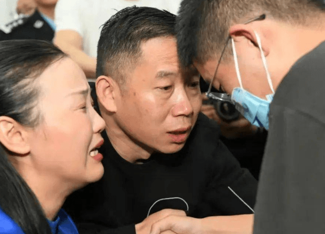 孙卓姐姐寒假回国 兑现帮孙卓补英语承诺 将来计划毕业回国发展 孙悦 孙海洋 夫妇