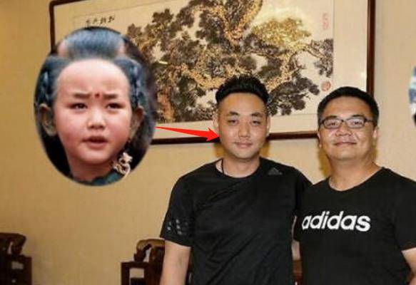 先来说说饰演小龙人的那枚小演员,他的真名叫做陈嘉男,他在当时是很受