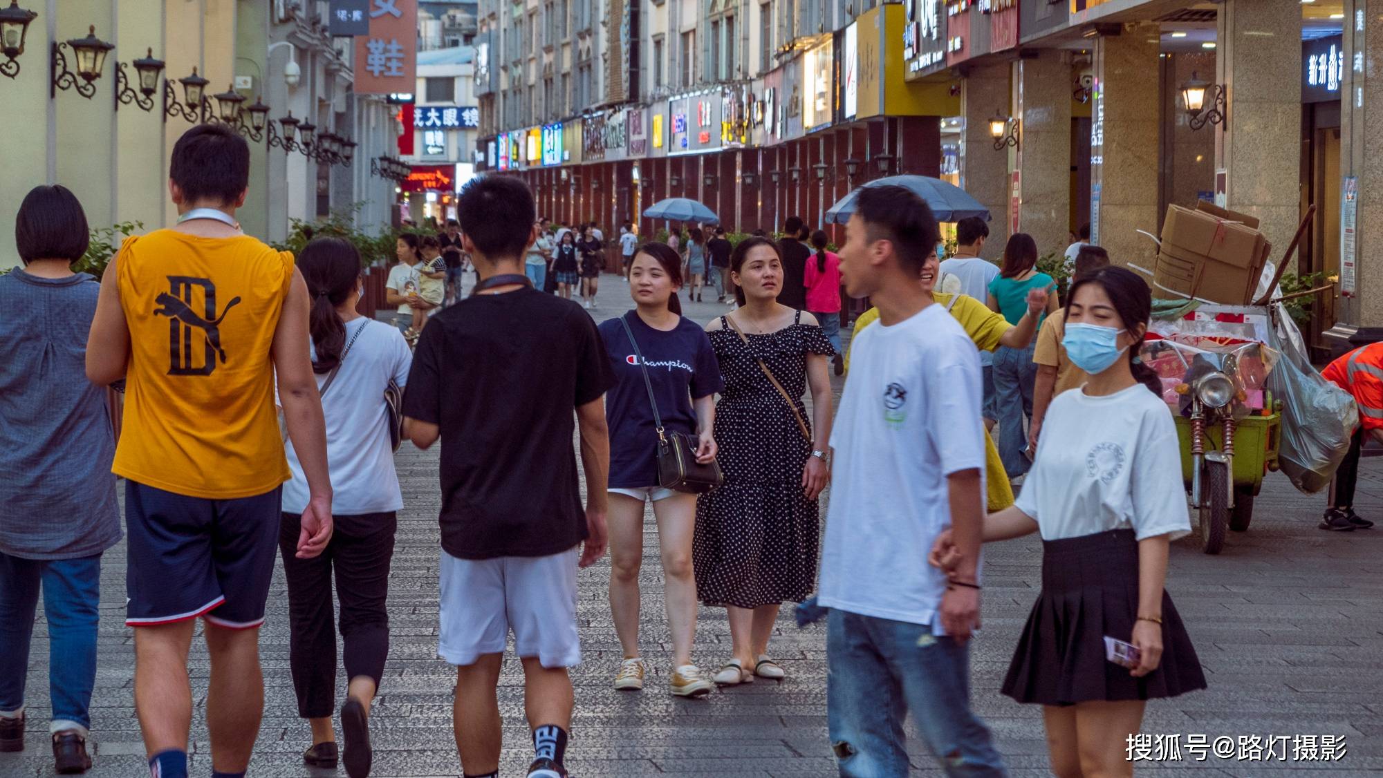 中国“睡觉最晚”城市排行榜，南宁第一，网友：乌鲁木齐尴尬不？