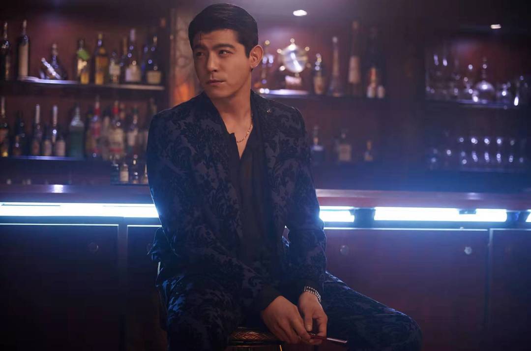 爱子|从8.1分到7.3分，网飞爆款华语剧崩了？