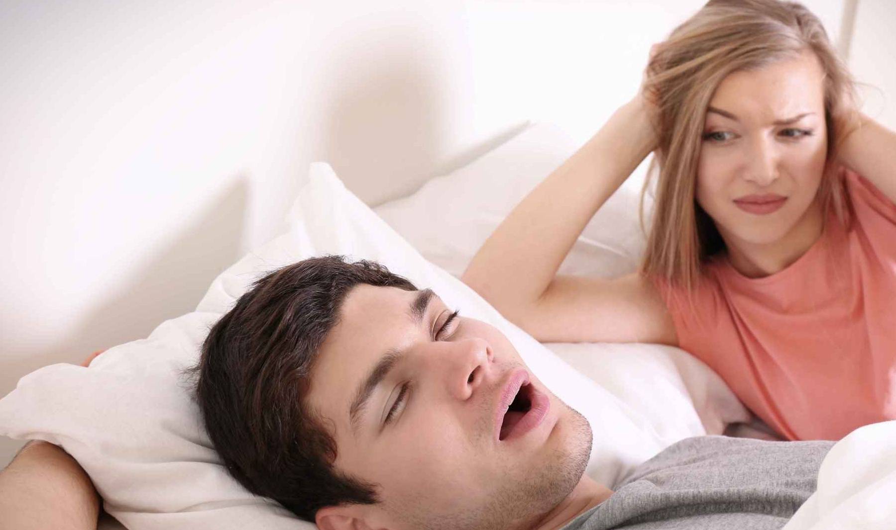 睡觉时打呼噜，是什么原因引起的？