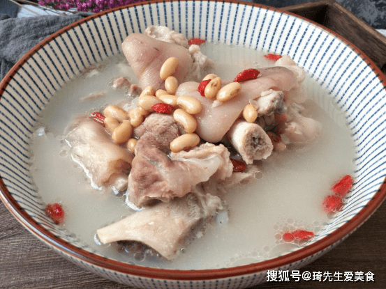 猪脚怎么煲汤简单 12b133cdc8014c39a21d32eafebfd28f.png