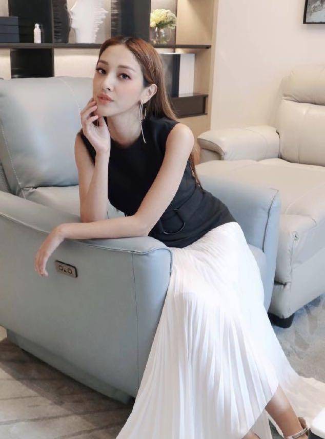 身材 身材辣过吉娜！原来郑嘉颖老婆这么美