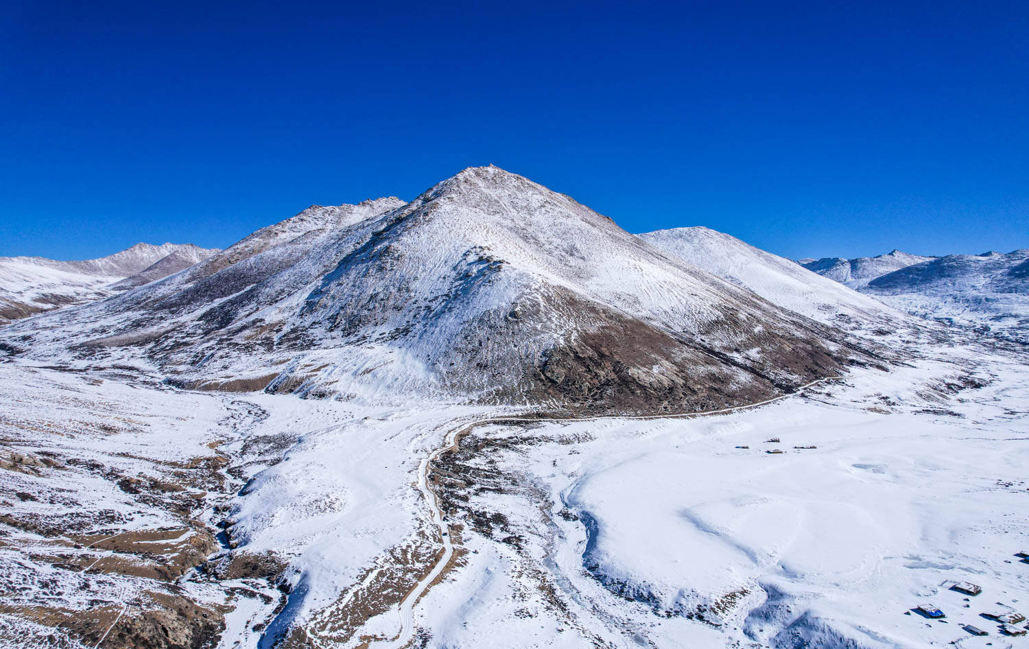 雪山|西藏昌都自驾游第14天：翻越雪山与结冰路，遇见世外桃源般的巴堆