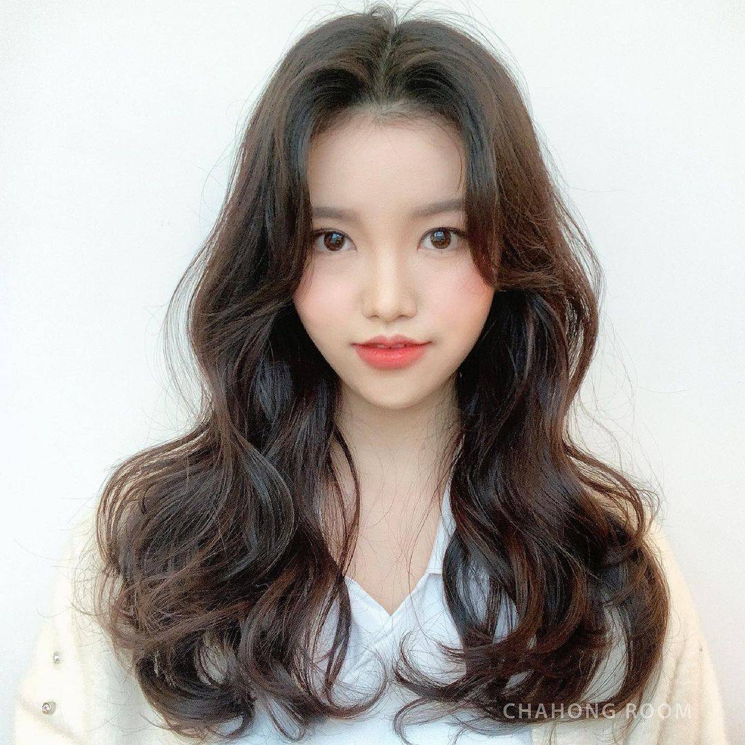 发型女人30岁发型怎么剪？我看好这4种，立体时尚气质好