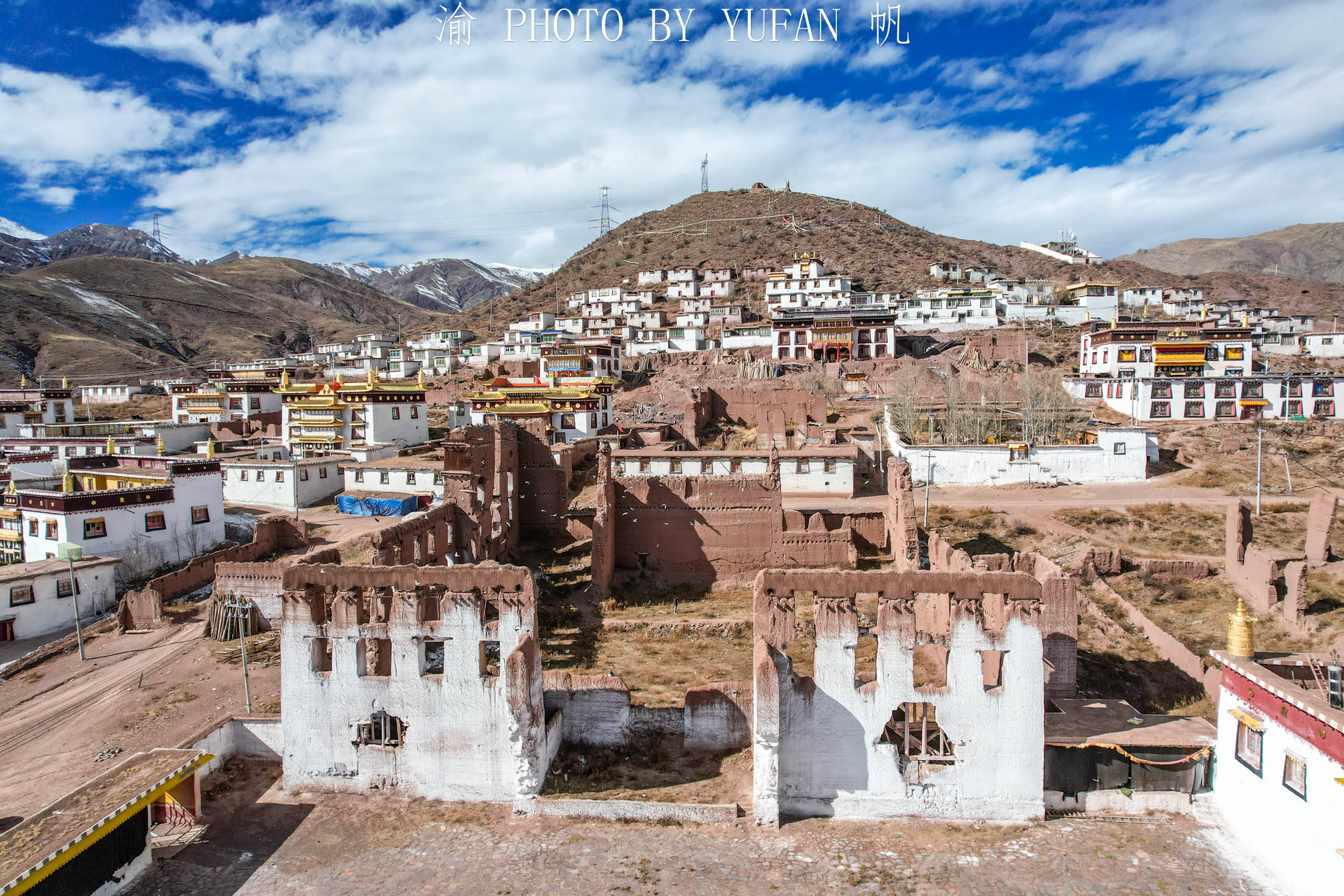 大殿|西藏也有千年古镇，一边是古老废墟，一边是繁荣新城，值得一游