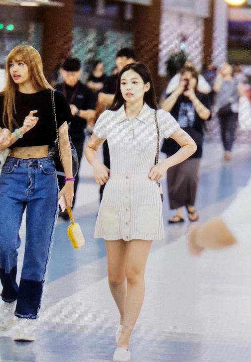 发型Jennie作为南韩时尚标杆，她的整体穿搭有那么好借鉴吗？