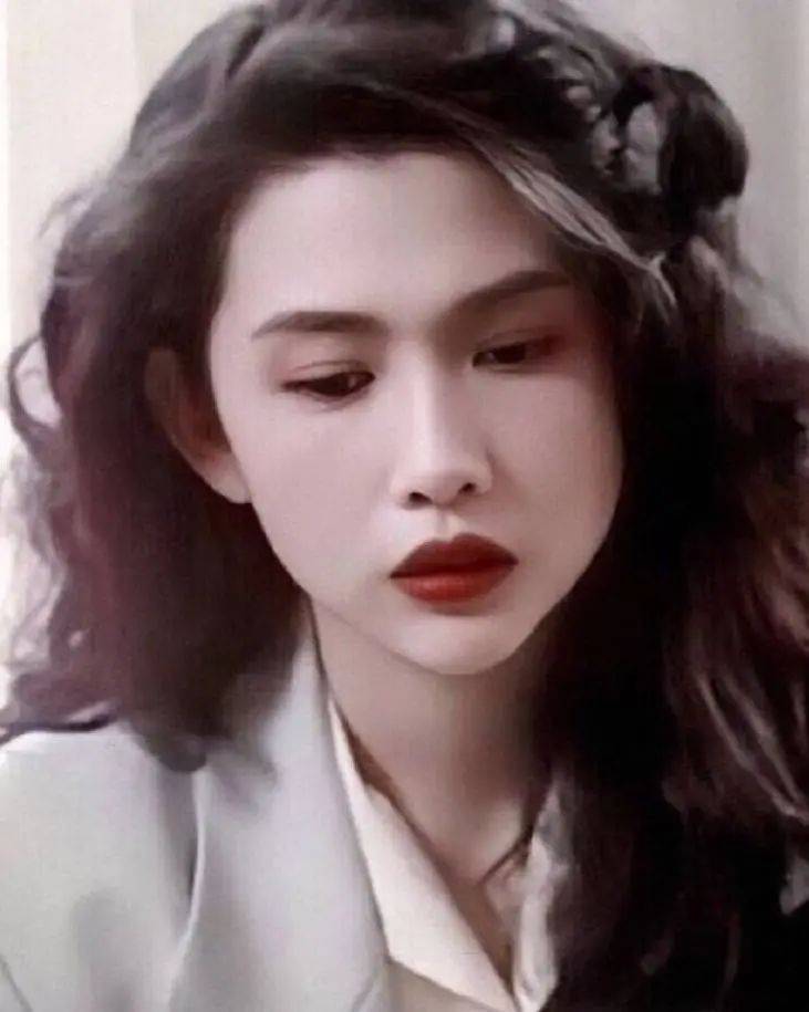 小天00后小花厮杀战，这次刘浩存输得有点惨…