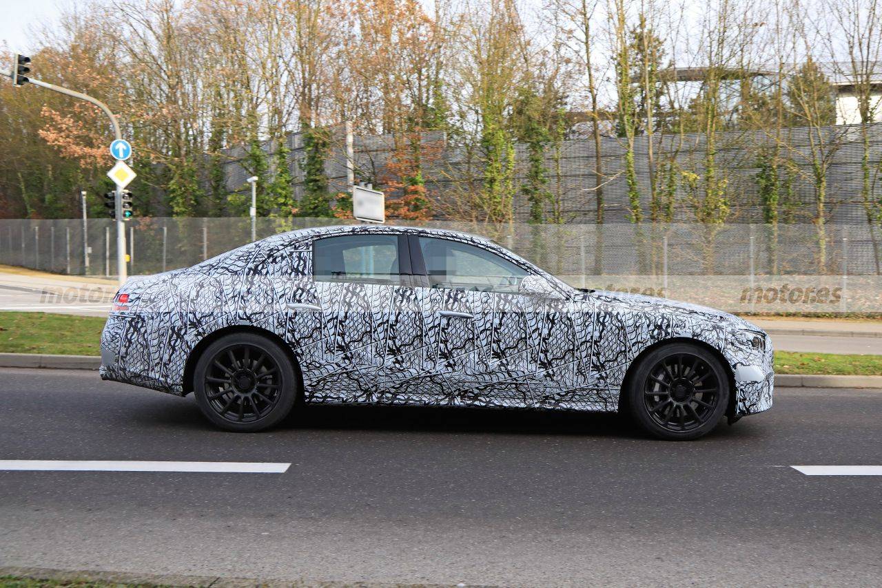 前脸更激进 全新奔驰e级谍照曝光 将于2023年发布