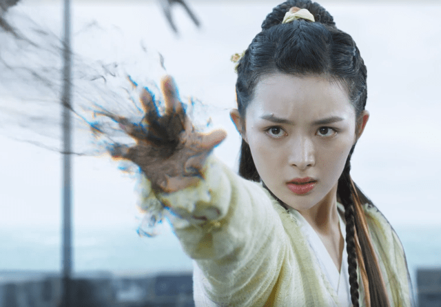 但是两个人的感情好像又不是爱情,贾佳嘉感觉和徐婴更能玩到一块儿去