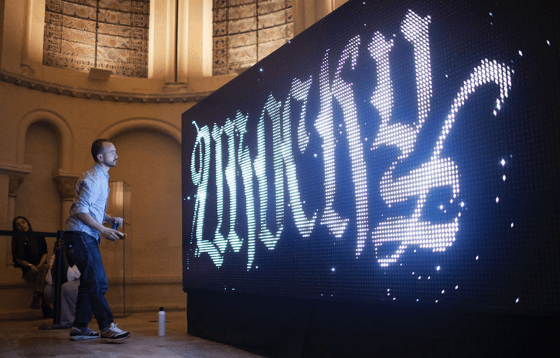 水光涂鸦流光溢彩led板水光涂鸦互动装置水枪想象过在灯光上涂鸦画画