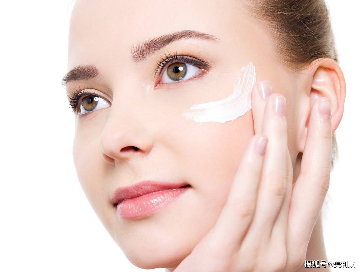 同款眼袋精华 db88c397c3e144918f61263422e70ee1.jpeg