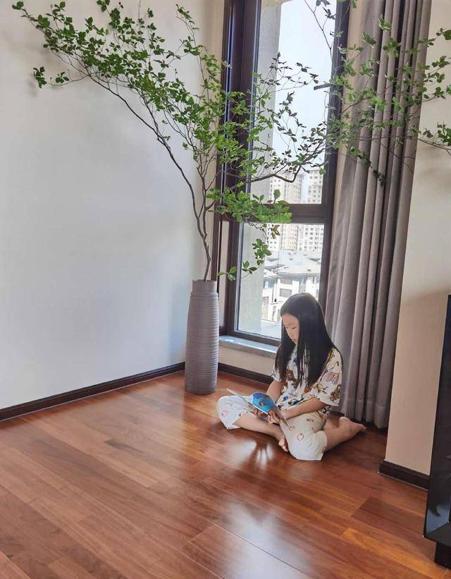 性情大变|岳云鹏大女儿近照曝光，与爸爸高度撞脸，妈妈生病后性情大变