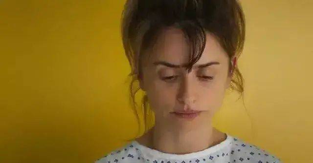 母性|海报都要打码，才敢安利阿莫多瓦的最新大作