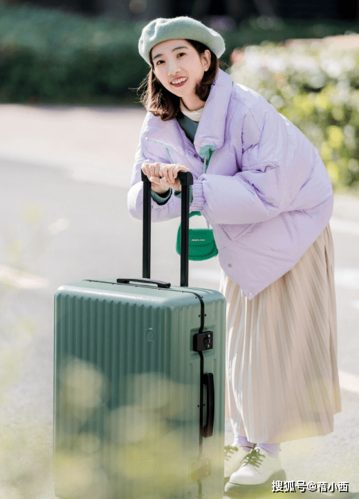 颜色 大地色算什么?新年穿羽绒服选这3种流行色,更显白有气质