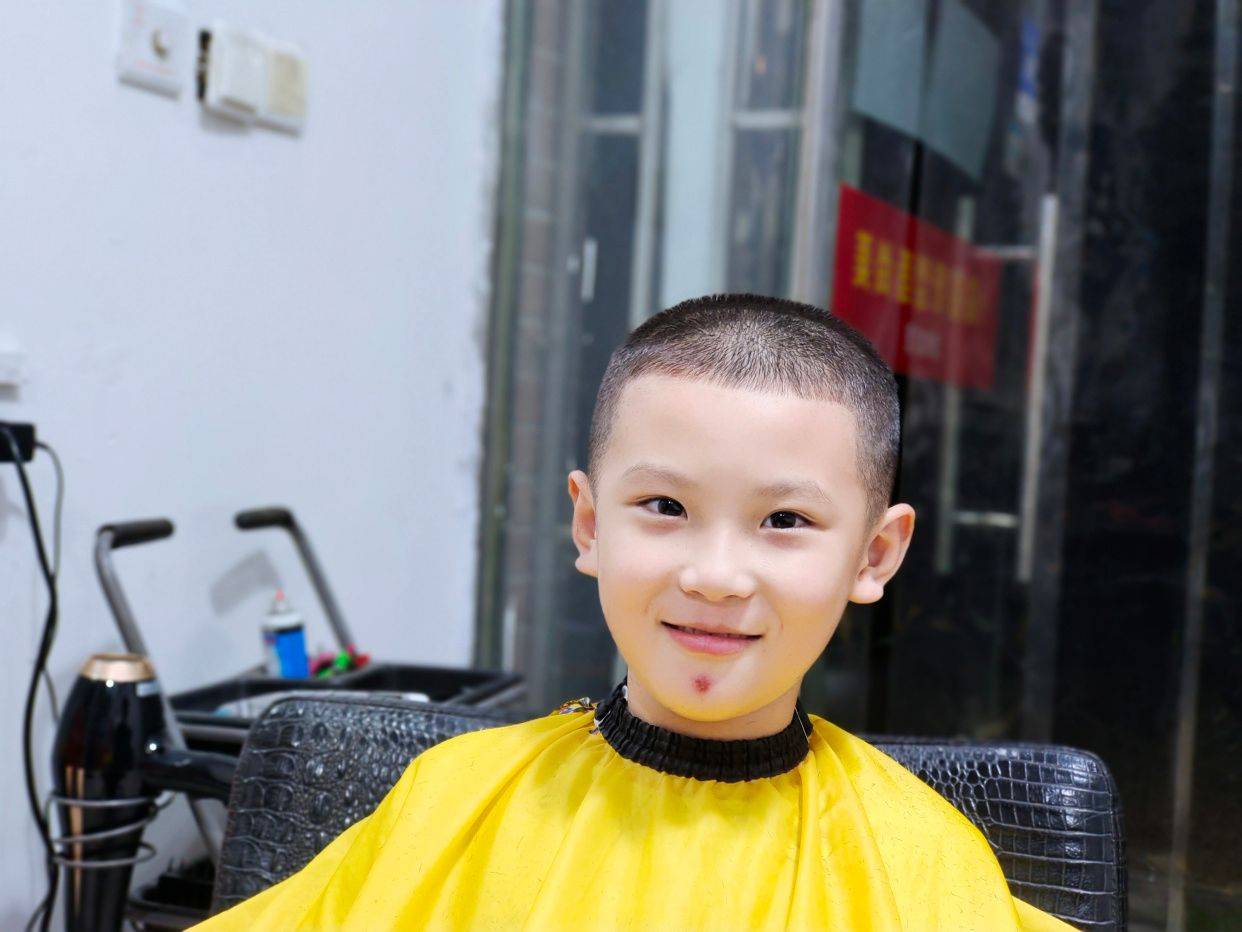原创2022小男孩该剪的发型个性有型很不赖喜欢吗