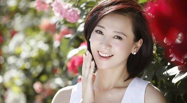 美容女人过了40岁，别太节俭！常吃这3种食物，帮你养好卵巢显年轻