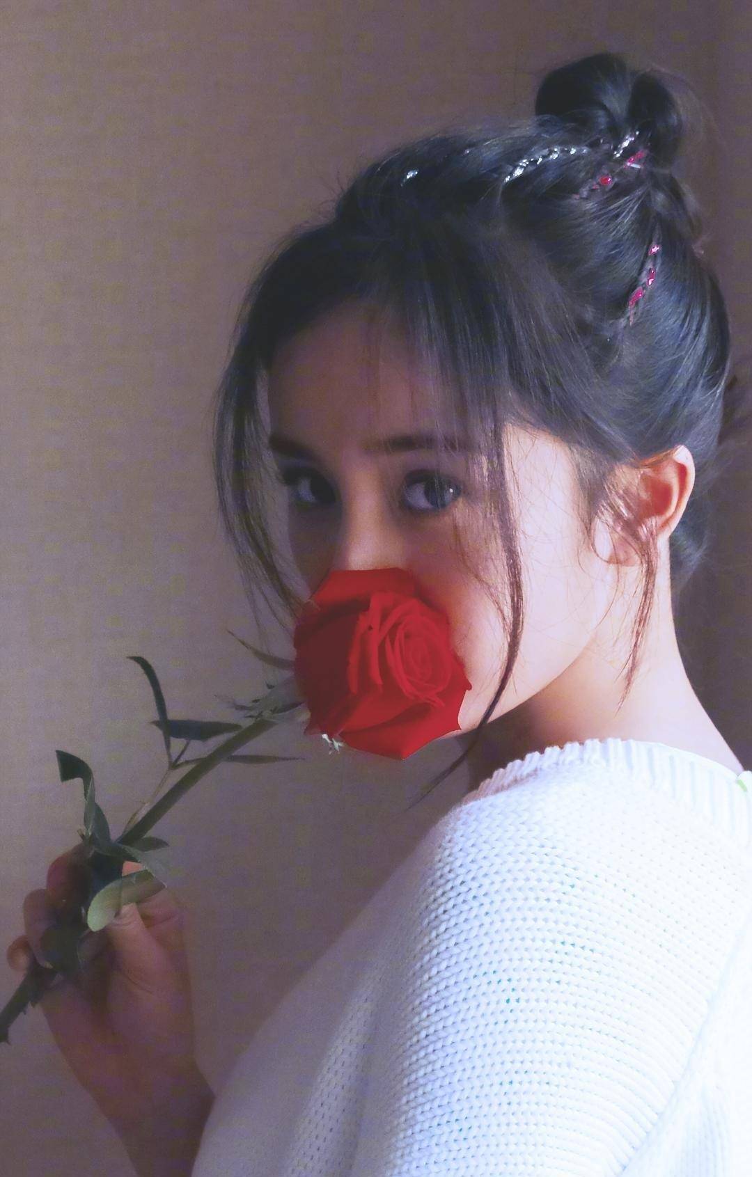 感觉玫瑰女人刘诗诗、刘亦菲、热巴、杨幂等，她们个个都美得惊艳！